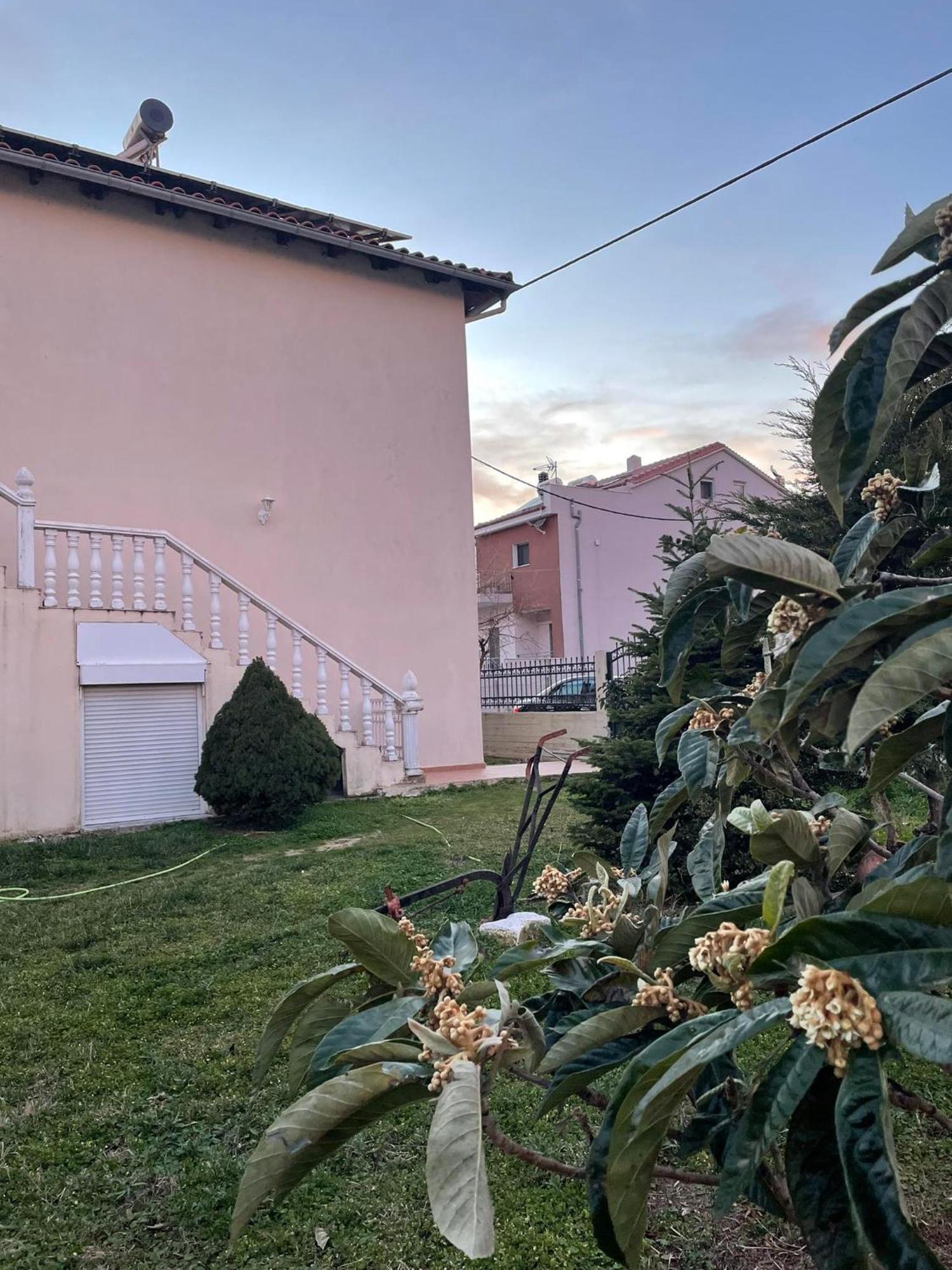 クサンチAthina'S Houseアパートメント エクステリア 写真